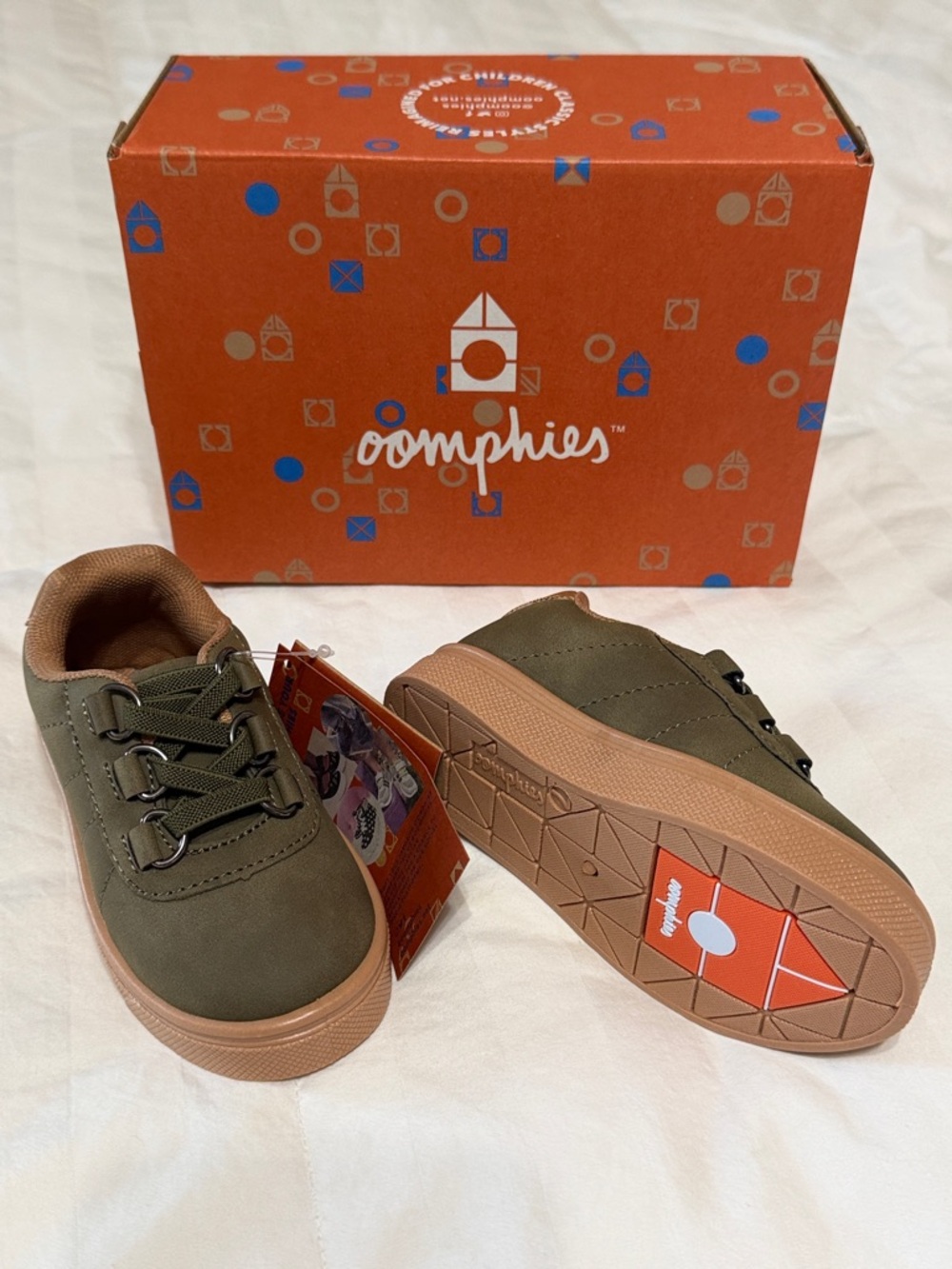 oomphies Olive Green Kids 7C Sneakers with Tan Soles